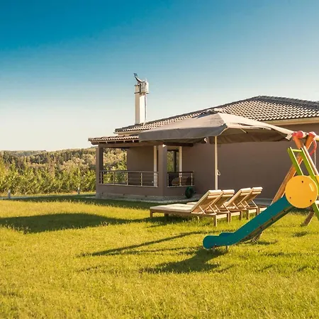 Giannis Villa Vitalades